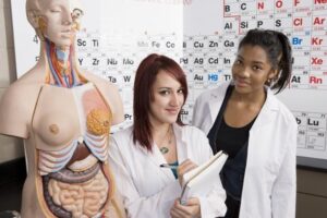 Będzie zwolnienie z podatku stypendiów Erasmus na lata kolejne