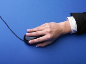 Zaświadczenie o niezaleganiu w podatkach online – jak załatwić krok po kroku