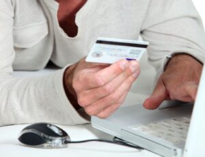 Płatności w split payment również kartą płatniczą