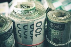 Limit 15.000 zł a koszty w księdze podatkowej