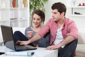 Twój e-PIT: Kiedy pojawi się informacja o statusie zwrotu nadpłaty z PIT?