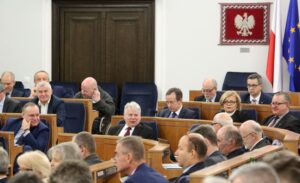 Poprawki Senatu w sprawie zwolnienia z ZUS i zasiłków na dzieci odrzucone