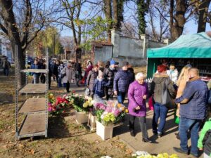 Koronawirus: czy będzie dodatkowe wolne z okazji święta Wszystkich Świętych?