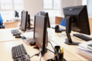 0 proc. VAT dla darowizn sprzętu komputerowego dla szkół ponownie możliwe