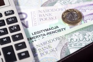 Emeryci i renciści niebawem otrzymają rozliczenia PIT z ZUS. Co zrobić z PIT-40A?