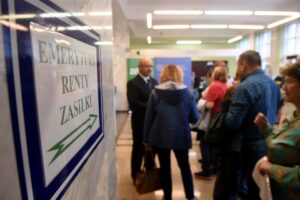 Świadczenia rodzinne zamrożone do 2024 roku. Rodzice bez podwyżek przez trzy lata