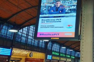 Loterie i bonusy, do 1500 zł zniżki – samorządy kuszą podatników składających zeznania za 2021 r.