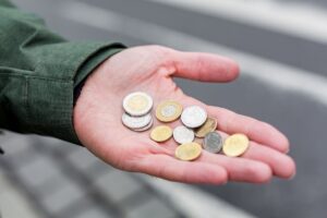 Podwyżka zasiłku dla bezrobotnych – kto i kiedy może otrzymać wyższe świadczenie w 2022 r.