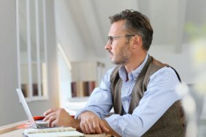 Czy przedsiębiorca opodatkowany podatkiem liniowym może przejść na skalę od 1 lipca?