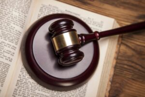 Zapłata podatku PIT przez wspólnika z konta spółki. Wyręczyciel podatkowy