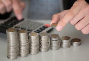 Dokonywanie potrąceń ze świadczeń socjalnych