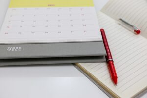 W grudniu dwa święta przypadają w sobotę – czy pracownik może liczyć na dodatkowe wolne?