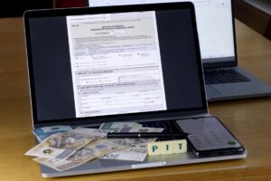 Jak sprawdzić, czy PIT 2022 dotarł do skarbówki. Status wysyłki PIT 200 bądź 400.