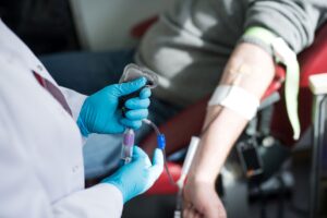 Dwa dni wolne i ulga podatkowa – korzyści dla krwiodawców