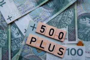 Rodzina 800+. Czy trzeba złożyć wniosek o wypłatę świadczenia w nowej wysokości?