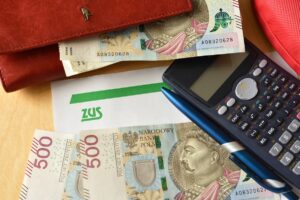 Wysokość zasiłku macierzyńskiego na działalności gospodarczej – pytania, odpowiedzi i wyliczenia