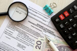 PIT za 2023 r. samotnego rodzica. Wyjaśniamy, jak fiskus sprawdza prawo do rozliczenia z dzieckiem