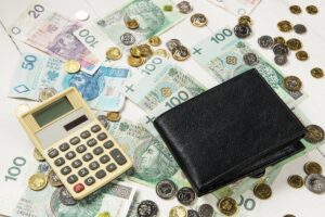 Zwrot podatku na konto osoby bliskiej. Czy fiskus odda pieniądze na inny rachunek niż podatnika?