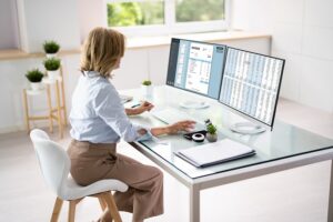 Od dziś nowe uprawnienia pracujących przy komputerze! Zmiana przepisów BHP
