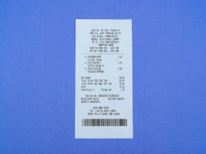 KAS kontroluje paragony. 4379 mandatów karnych dla przedsiębiorców