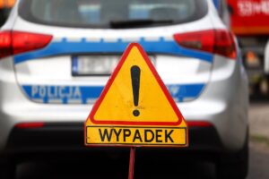 Wypadek przy pracy podczas L4: Czy przedsiębiorca traci prawo do odszkodowania?