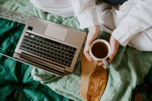 Praca zdalna a monitory ekranowe. Główny Inspektor Pracy o konieczności weryfikacji stanowisk pracy przez pracodawców