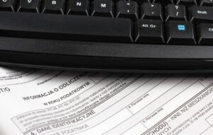 PIT-2 w 2025 roku. Kto musi złożyć druk w celu uzyskania wyższego miesięcznego wynagrodzenia w 2025 roku?