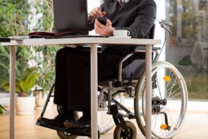 Odliczenie wydatków na komputer, smartfon lub smartwatch w PIT za 2024 rok, kto skorzysta?