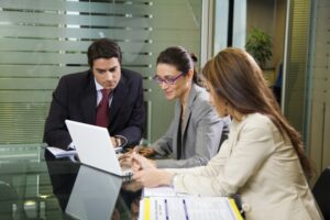 Czy uchylenie kary za brak upadłości wzmocni polski biznes? Komentarz ekspercki