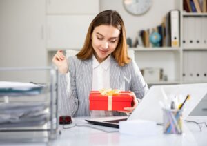 Kiedy jubileuszówka w firmie bez składek ZUS?