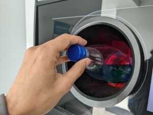 System kaucyjny wchodzi w życie. Zebraliśmy najważniejsze zasady. Na co trzeba zwrócić uwagę?