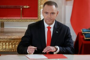 Prezydent podpisał nowelizację prawa pracy. Zlecenie i samozatrudnienie od 2026 roku wliczą się do stażu pracy