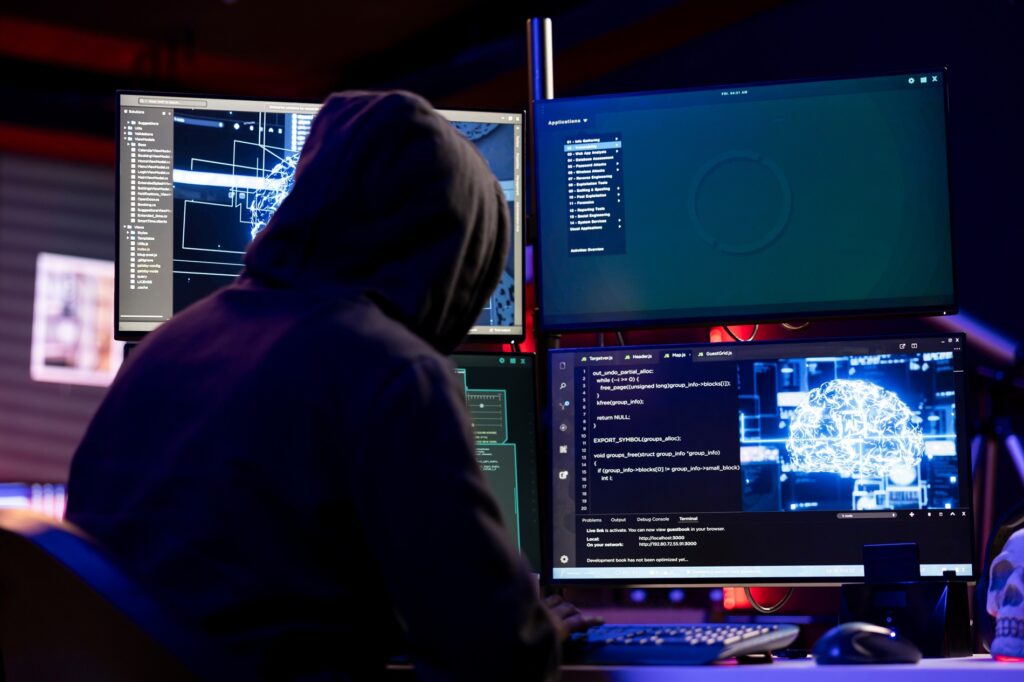 haker, włamanie, atak