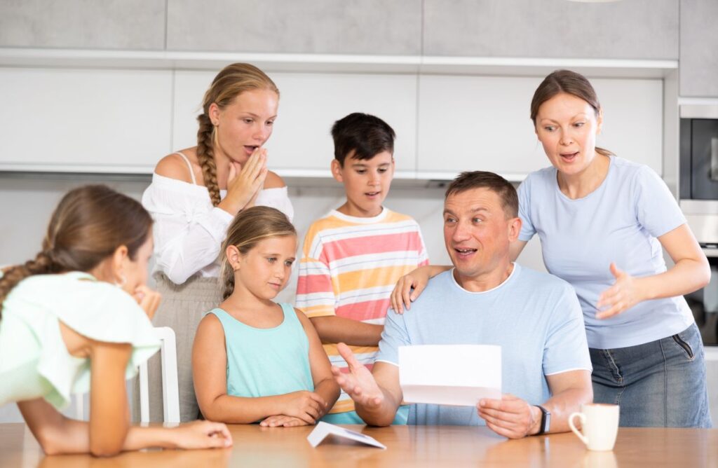 Duża rodzina, stół