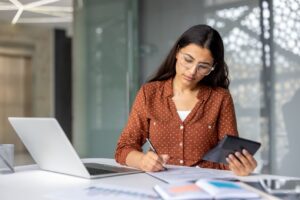 Nadgodziny, wyjaśniamy jak je prawidłowo rozliczać?