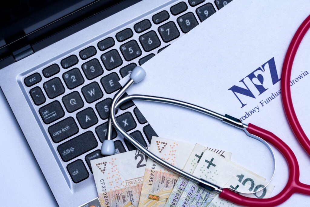 NFZ, lekarz, komputer, 
