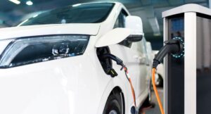 Wydatki na zakup, leasing i ładowanie elektrycznego samochodu osobowego w księgach rachunkowych