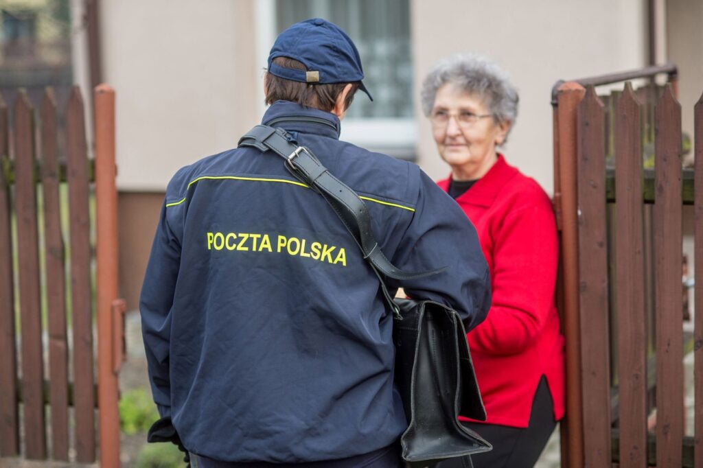 listonosz list polecony emeryt emerytury