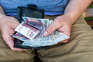 Rządowa propozycja minimalnego wynagrodzenia za pracę 2027. Ile na rękę (netto) otrzymają pracownicy